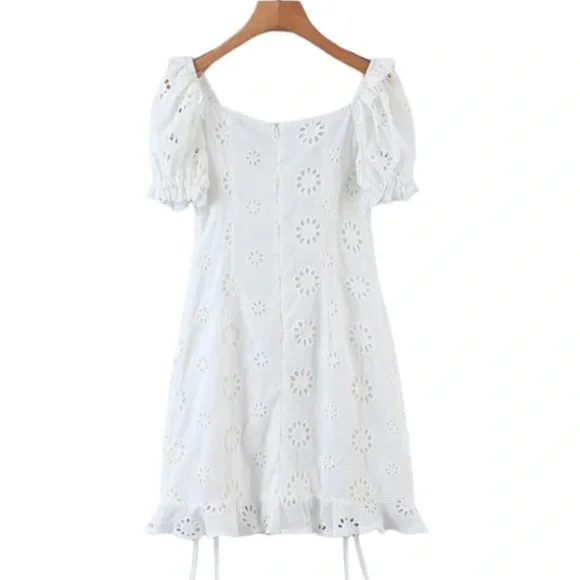NWT SELFIE LESLIE La Quinta White Eyelet Lace Ruched Mini Dress w Puff Sleeves - Picture 5 of 16